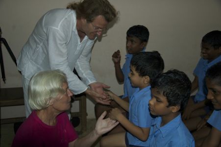 Kanyakumari Ecole pour enfant aveugle - Le contact avec les enfants passe par le toucher