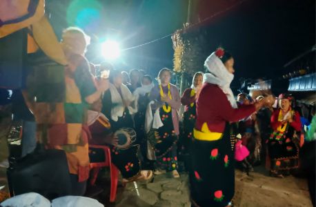 J05-15 Au final, une nouvelle soirée inoubliable faite de rires, de musique, de danses et d'un délicieux repas nocturne en plein air