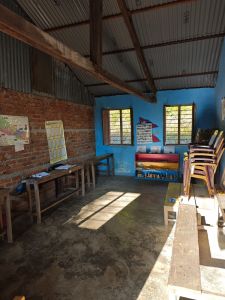 J05-09 Intérieur d'une salle de classe