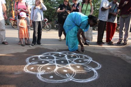 Village de Tindivanam - 'Kolam' signe de bienvenue