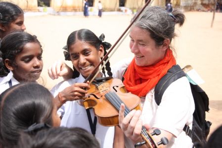 Ecole 'Jawadhu tribal school' - A la découverte du violon