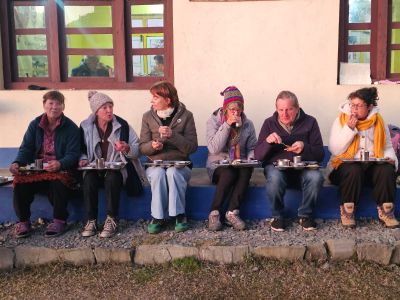J21-03 Dernier petit-déjeuner dans la fraîcheur du petit matin