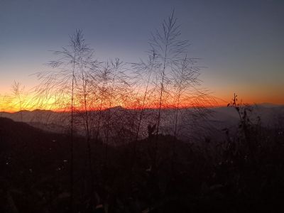 J21-01 Ce dernier jour à Gulmi nous offre ses plus belles lueurs matinales