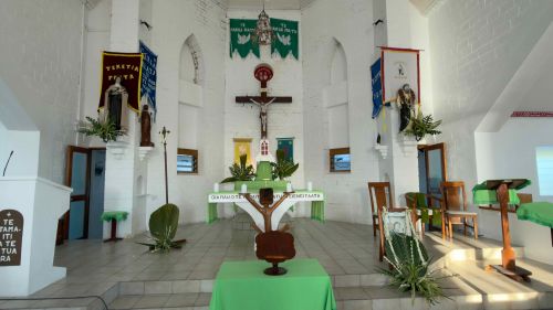 J09-03-Eglise interieur