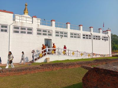 J15-05 Le temple Mayadevi