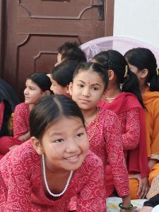 J03-07 Enthousiasme et joie transpirent sur tous les visages