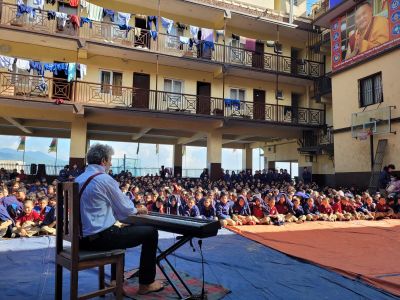 J02-03 Marc joue ses premières notes