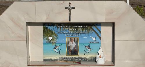 J09-09-Tombe