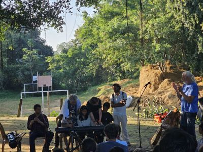 J12-14 Expérience du piano pour des jeunes de l'ashram