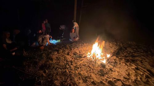 J21-07-devant le feu
