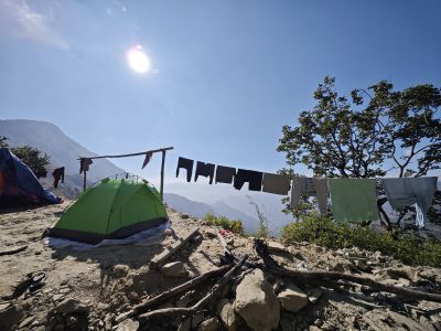 J18-07 Installation provisoire des familles le long du chemin